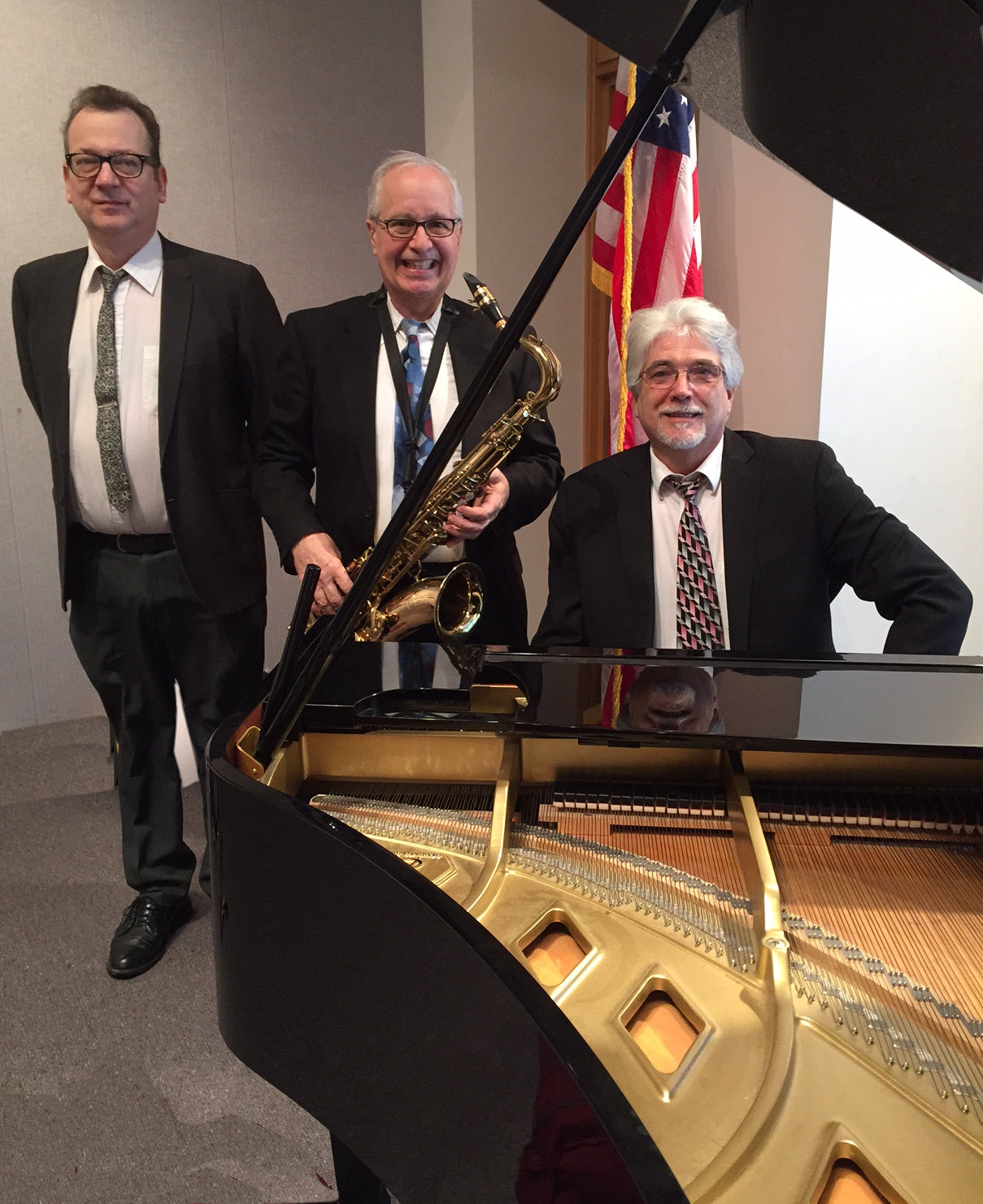 image of Roger Held playing with the Roger Held Trio